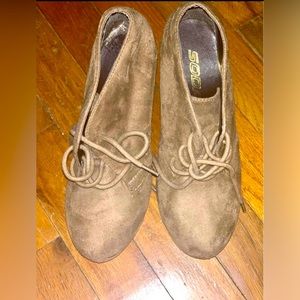 Soda Suede heel boots size 5